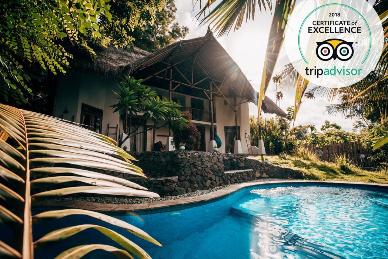Hôtel Batu Bambu à Kuta  Extérieur photo