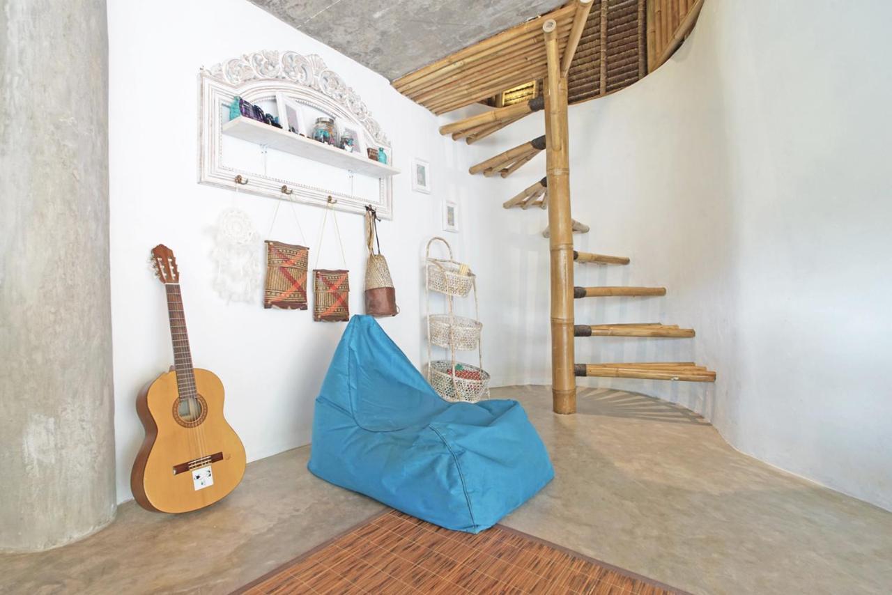 Hôtel Batu Bambu à Kuta  Extérieur photo