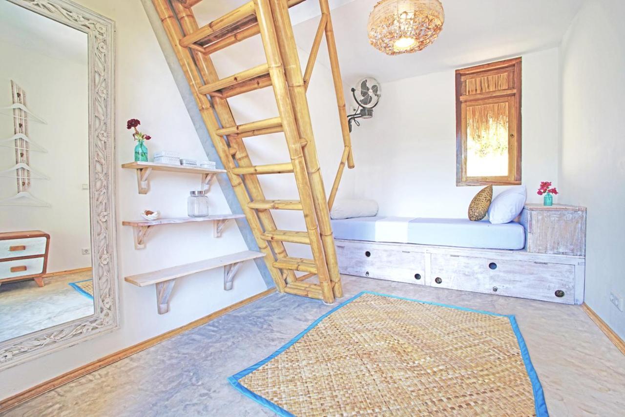 Hôtel Batu Bambu à Kuta  Extérieur photo